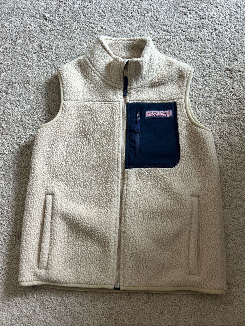 Vineyard Vines Boys Sherpa Fleece Vest in Cream with Navy Pocket Sz. Small